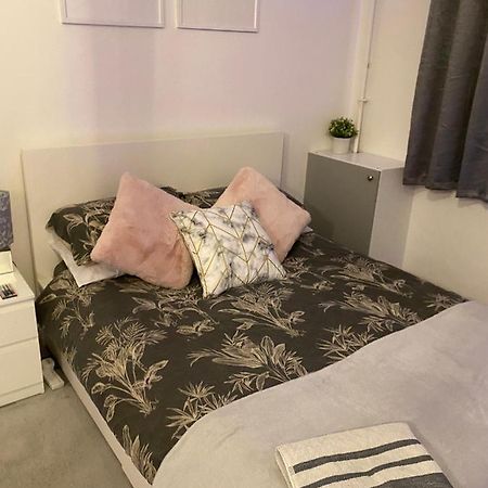 Cosy 1 Bedroom Apartment London Eksteriør bilde