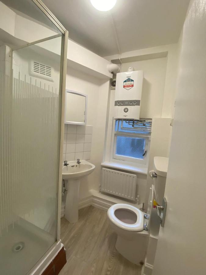 Cosy 1 Bedroom Apartment London Eksteriør bilde