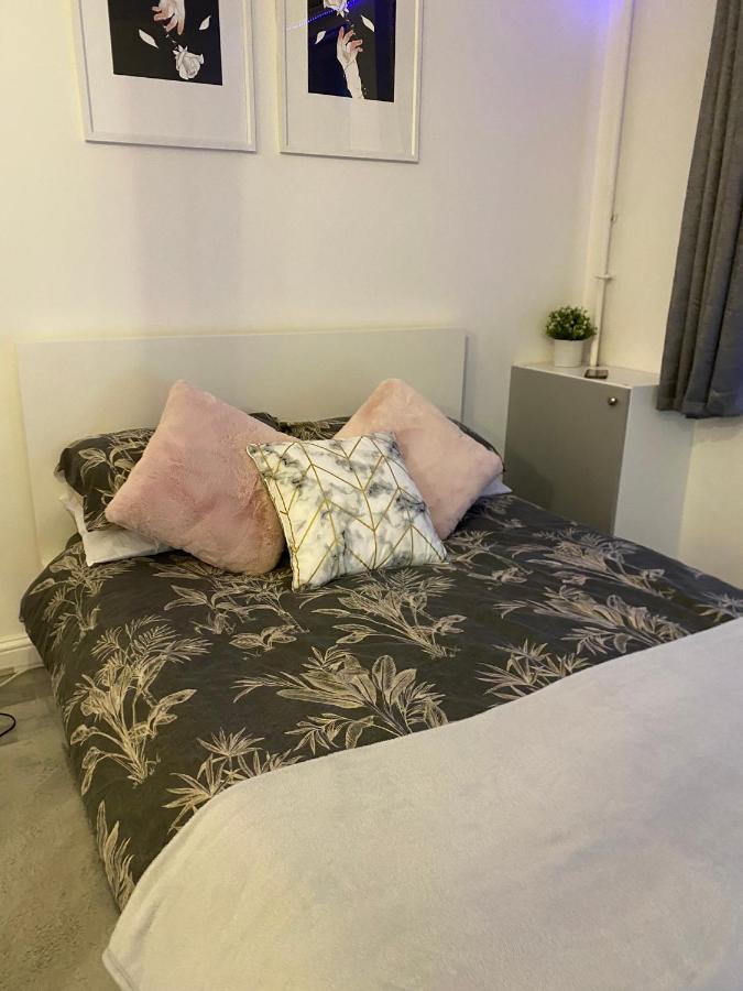 Cosy 1 Bedroom Apartment London Eksteriør bilde