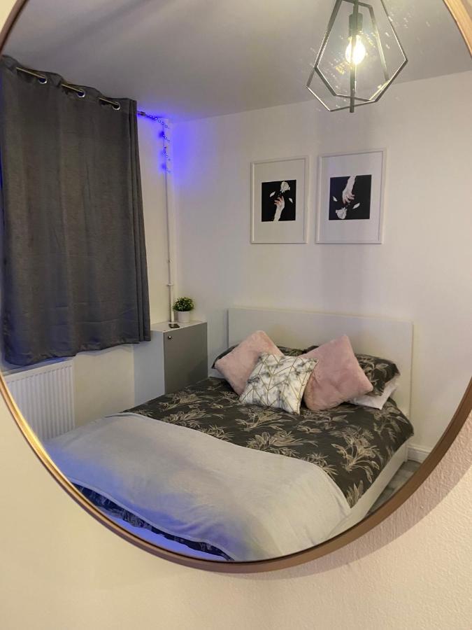 Cosy 1 Bedroom Apartment London Eksteriør bilde