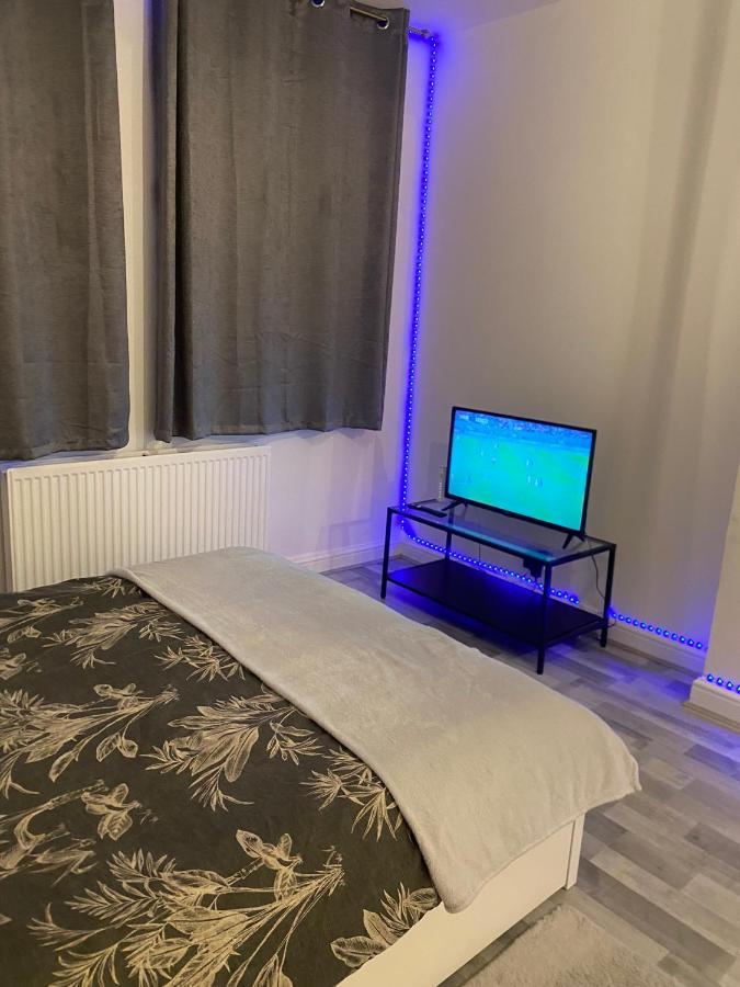 Cosy 1 Bedroom Apartment London Eksteriør bilde